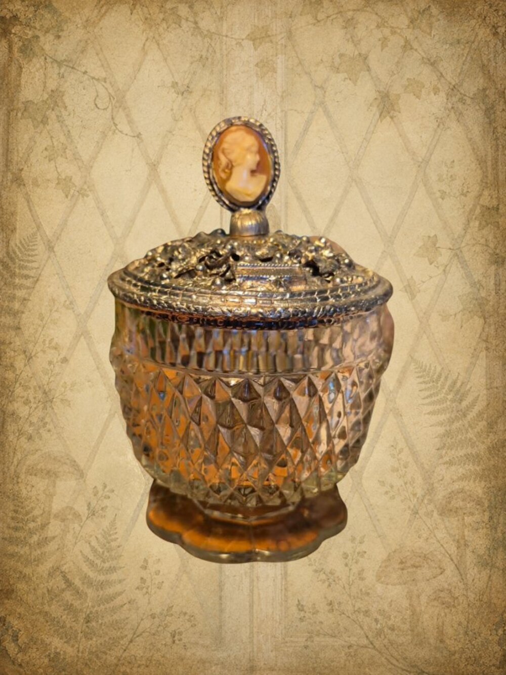 Hearth Happenings 🏡🧚‍♀️ Vintage Glass & Silver Vanity Jar with Cameo & Cupid